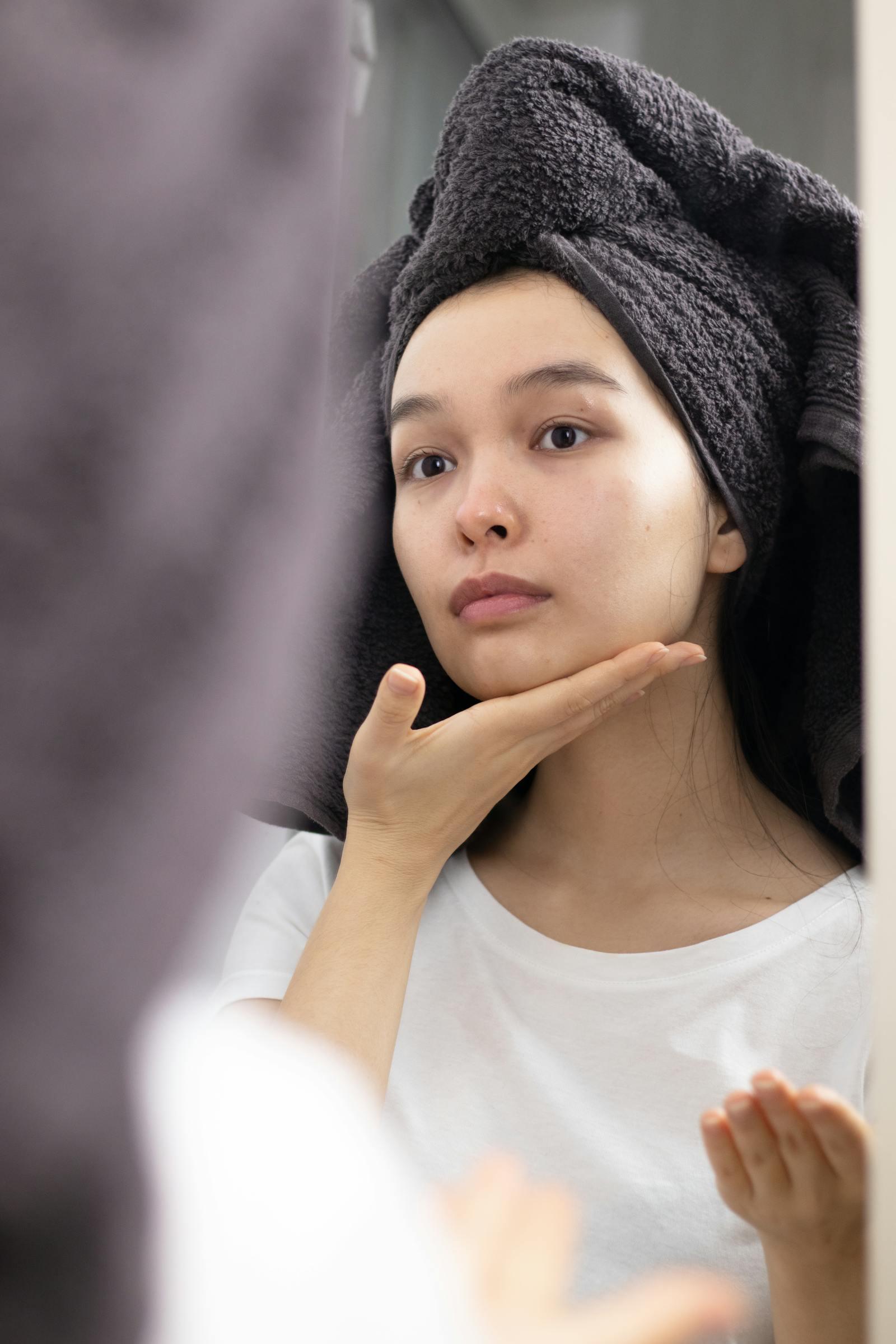 Can You Wear Makeup After a Facial? article cover image